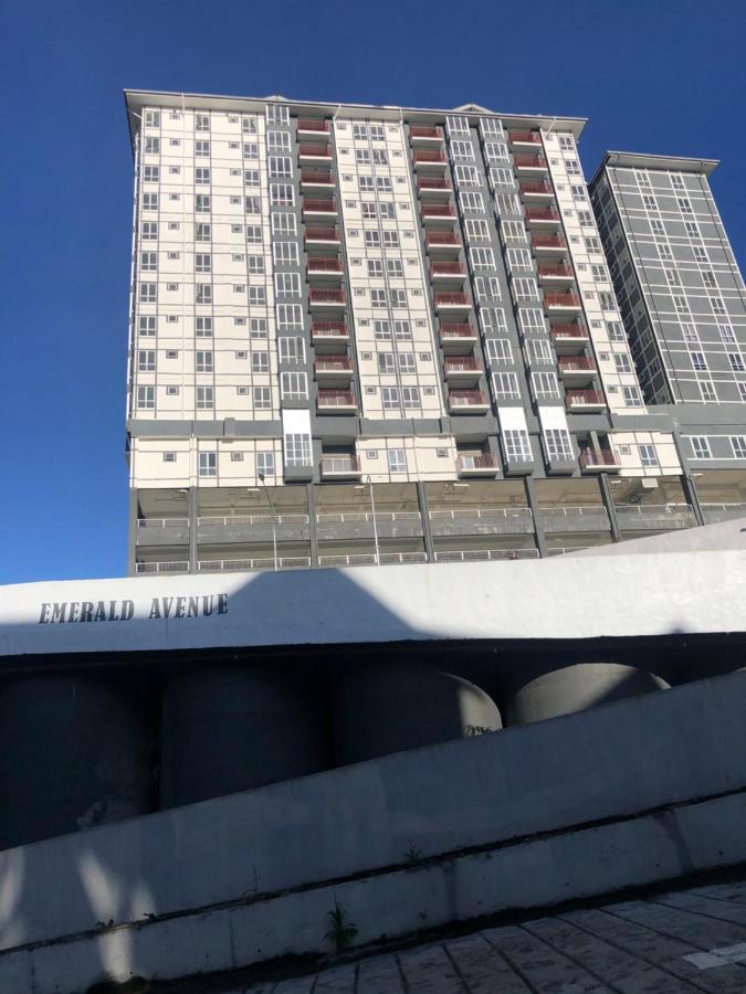 ברינצ'אנג Ramadhina Eagle Eye View Home2Stay Emerald Avenue מראה חיצוני תמונה